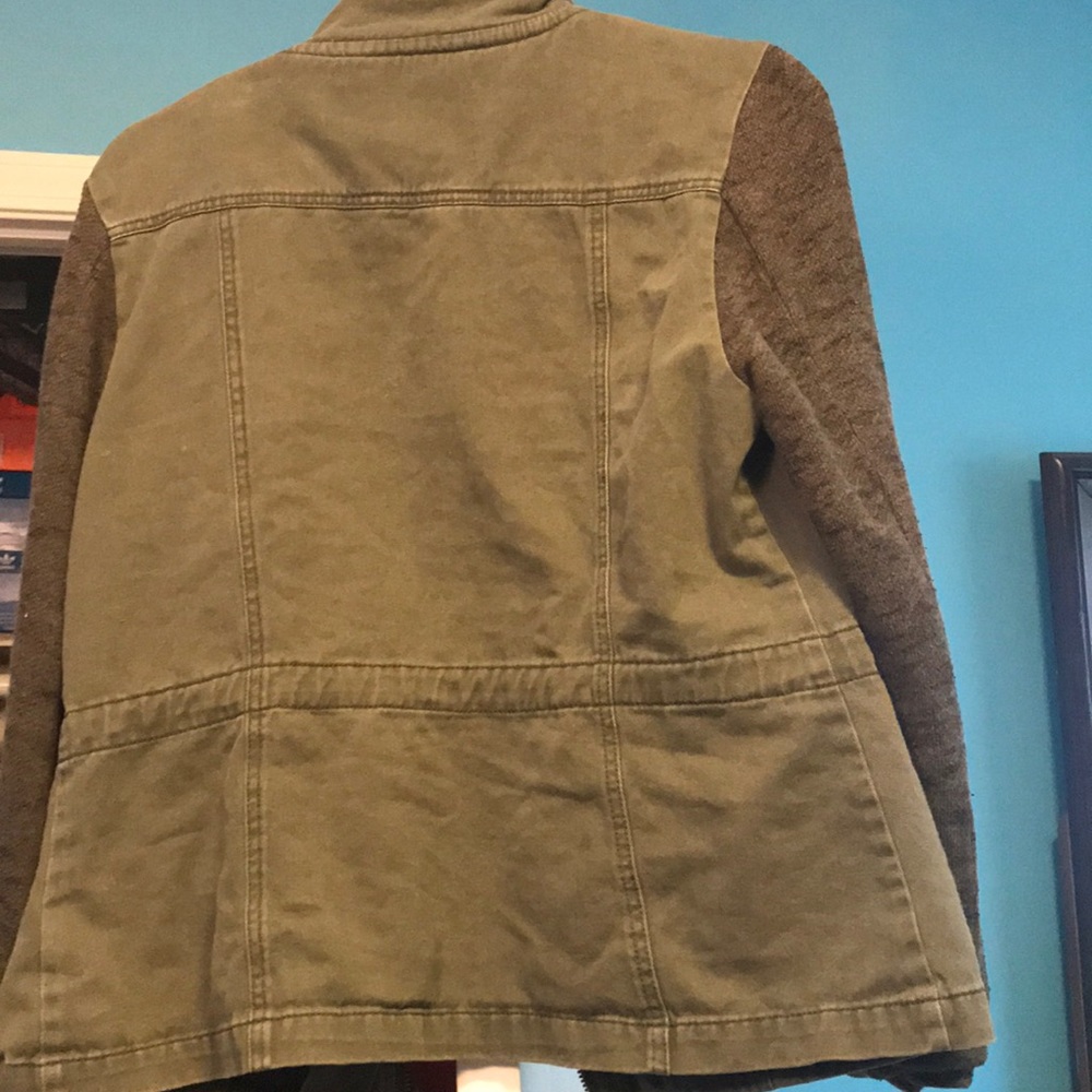 Green jacket - Picture 2 of 2